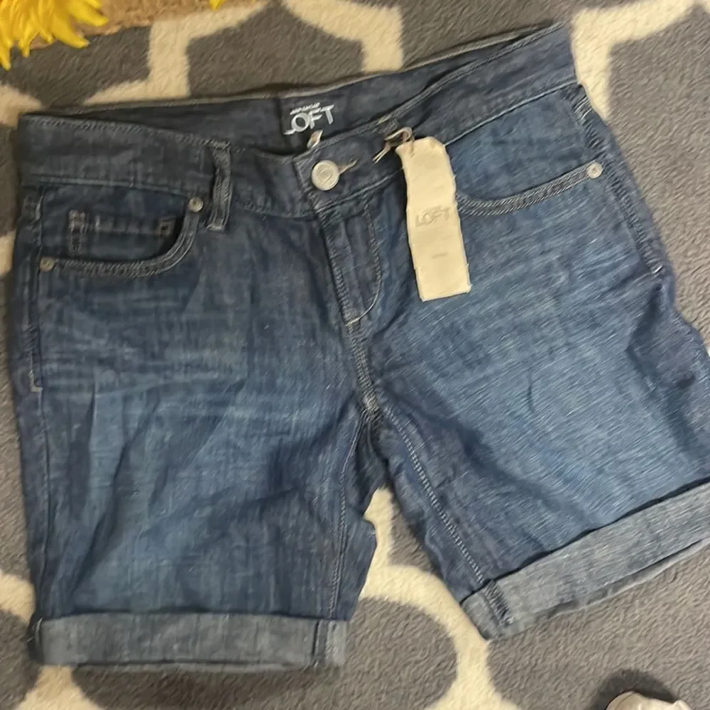 NWT Ann Taylor Loft light weight denim shorts
